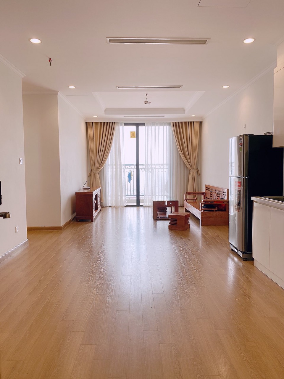 Bán căn hộ 2 phòng ngủ Royal City đẹp nhất tòa R6 S83m2, ban công ĐÔNG NAM.