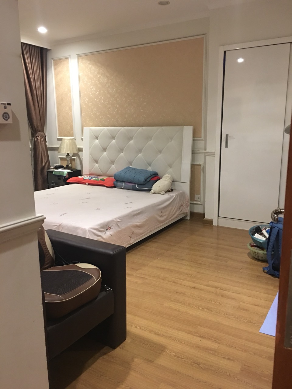 Bán căn hộ 3 phòng ngủ Royal city giá rẻ 140m2 R6
