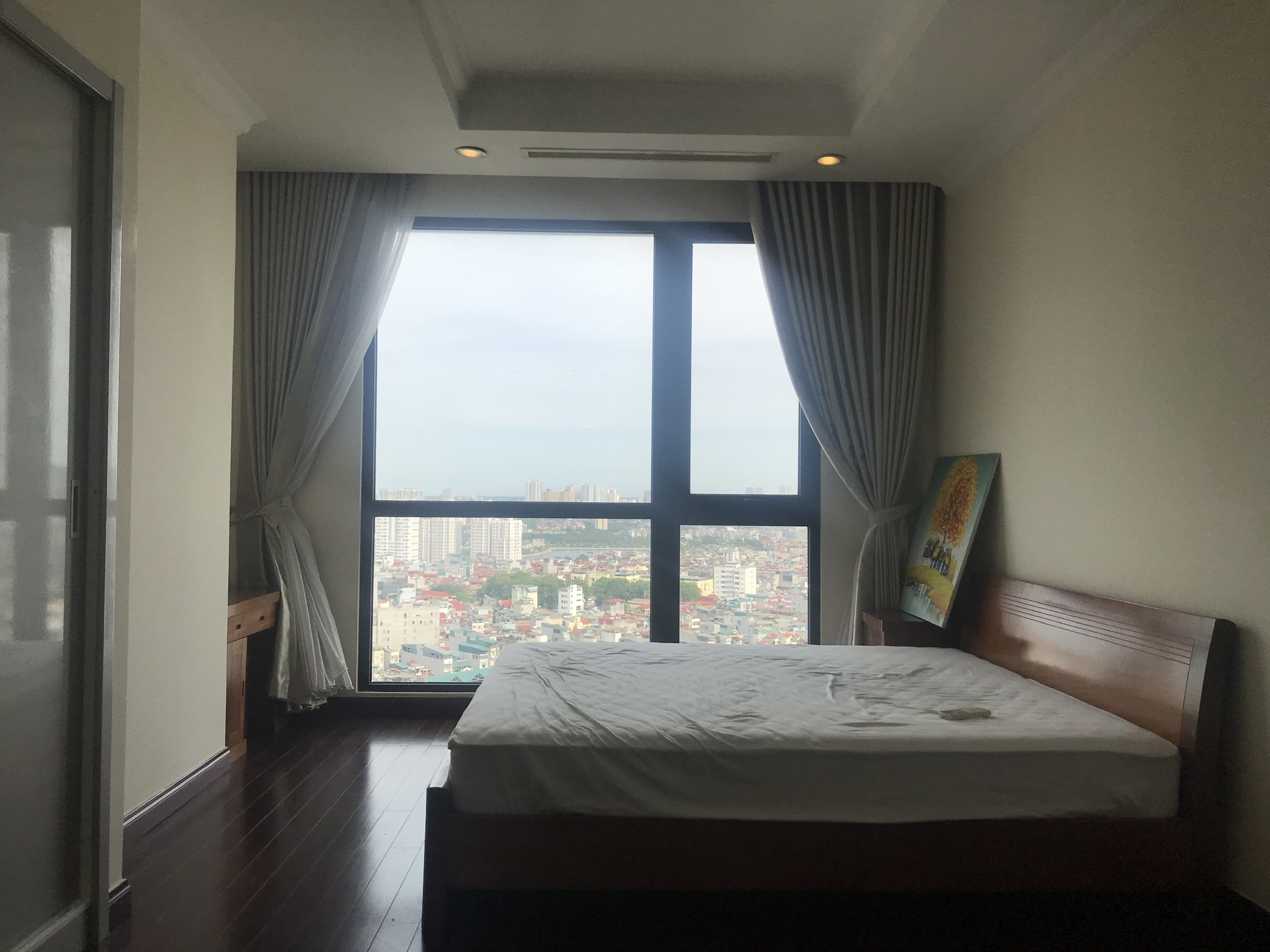 CHO THUÊ CĂN ĐẦU HỒI R4, 2 PHÒNG NGỦ ĐỦ ĐỒ GIÁ CHỈ 16TR/THÁNG (TR40011)