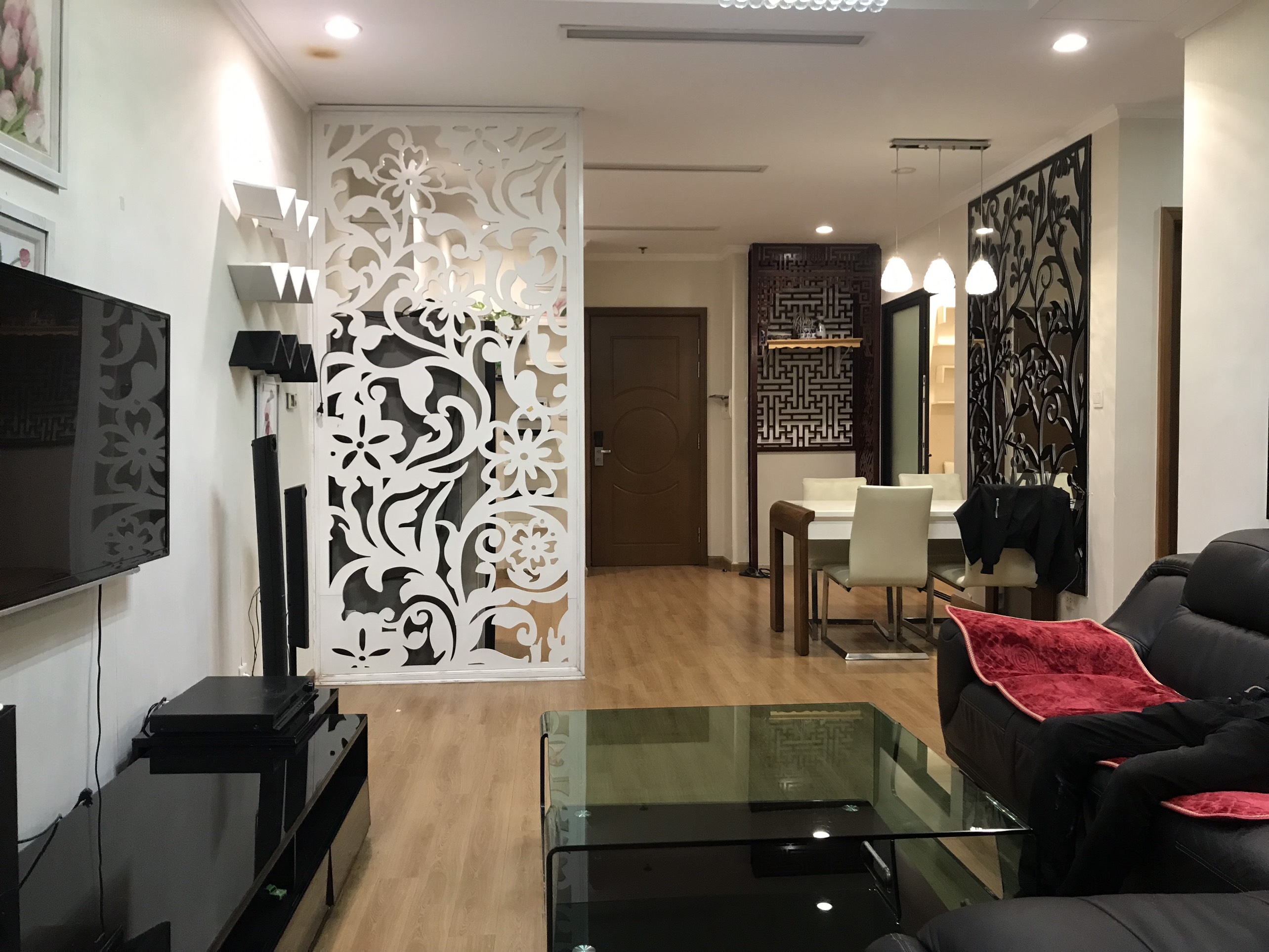 CHO THUÊ CĂN HỘ 2 PHÒNG NGỦ R6 ĐỦ ĐỒ ĐẸP (TR60022)