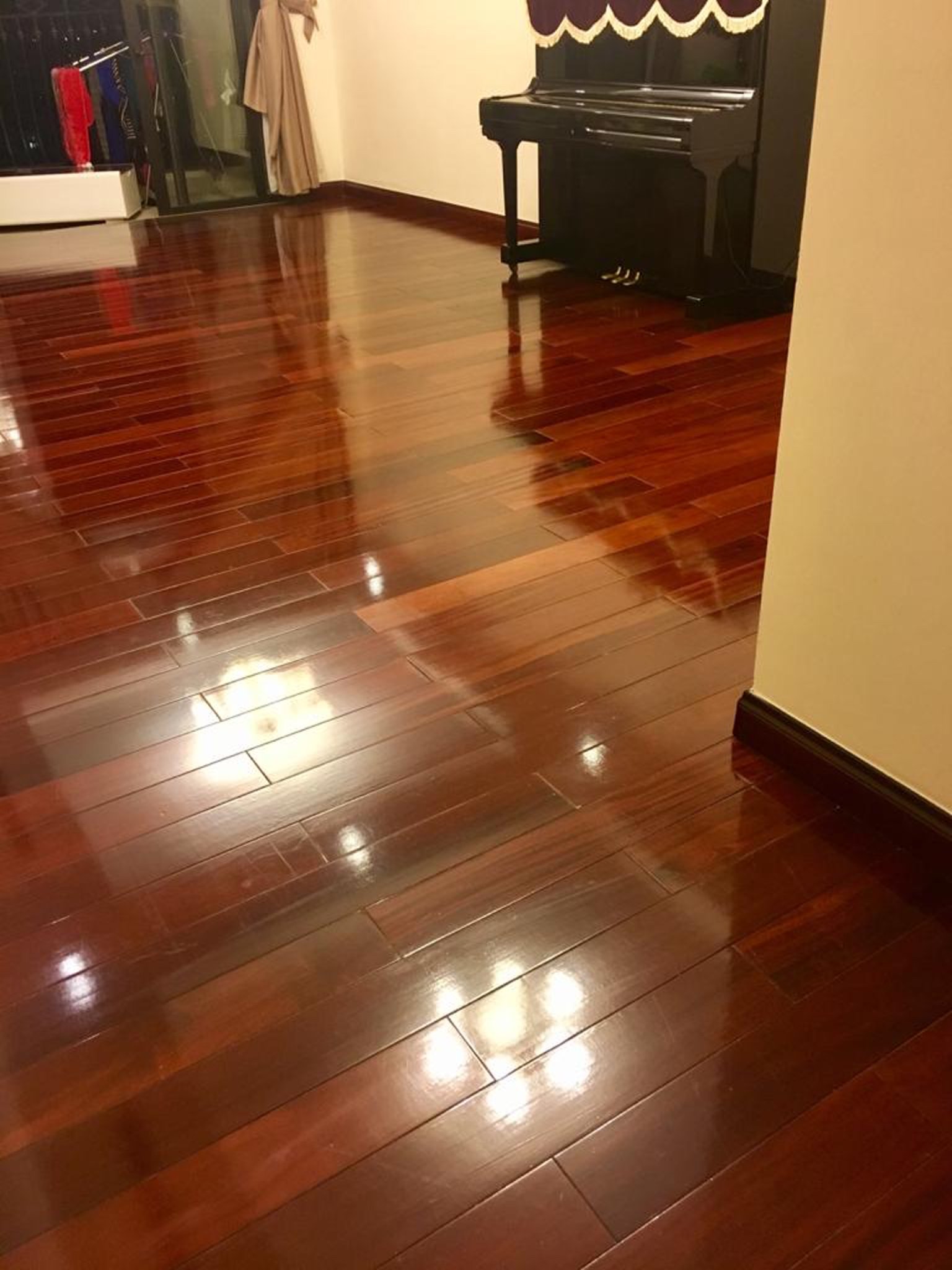 BÁN CĂN ĐẦU HỒI R4 HƯỚNG ĐÔNG NAM 2 PHÒNG NGỦ ĐỦ ĐỒ ĐẸP (BR40023)