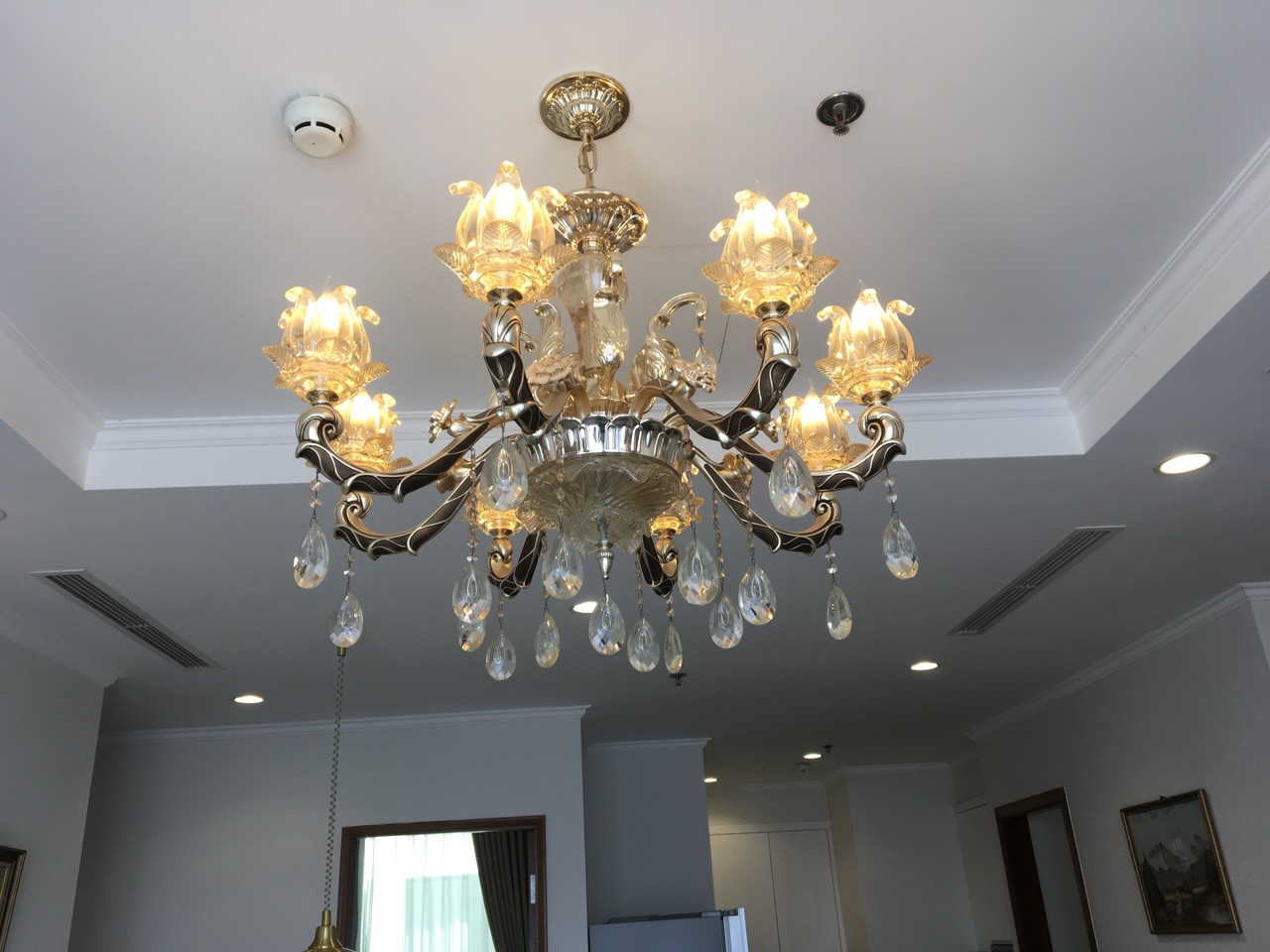 CHO THUÊ CĂN HỘ TRUNG TÂM R6 HƯỚNG ĐÔNG NAM 3 PHÒNG NGỦ ĐỦ ĐỒ ĐẸP (TR60026)