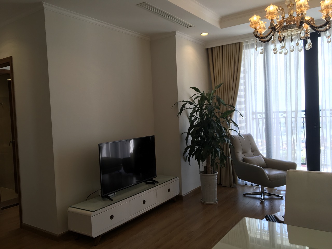 CHO THUÊ CĂN HỘ TRUNG TÂM R6 HƯỚNG ĐÔNG NAM 3 PHÒNG NGỦ ĐỦ ĐỒ ĐẸP (TR60026)