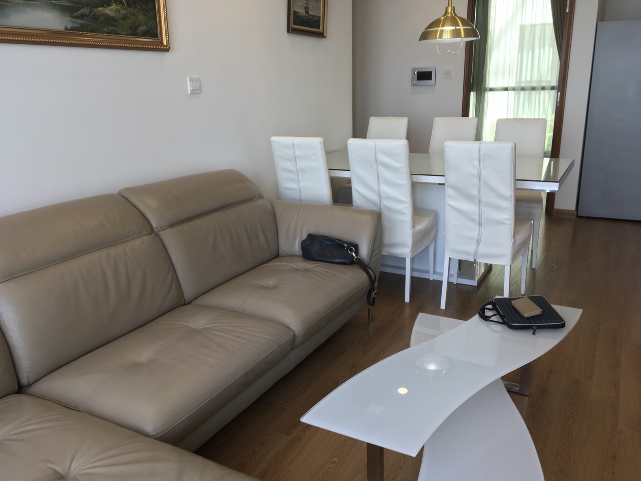 CHO THUÊ CĂN HỘ TRUNG TÂM R6 HƯỚNG ĐÔNG NAM 3 PHÒNG NGỦ ĐỦ ĐỒ ĐẸP (TR60026)