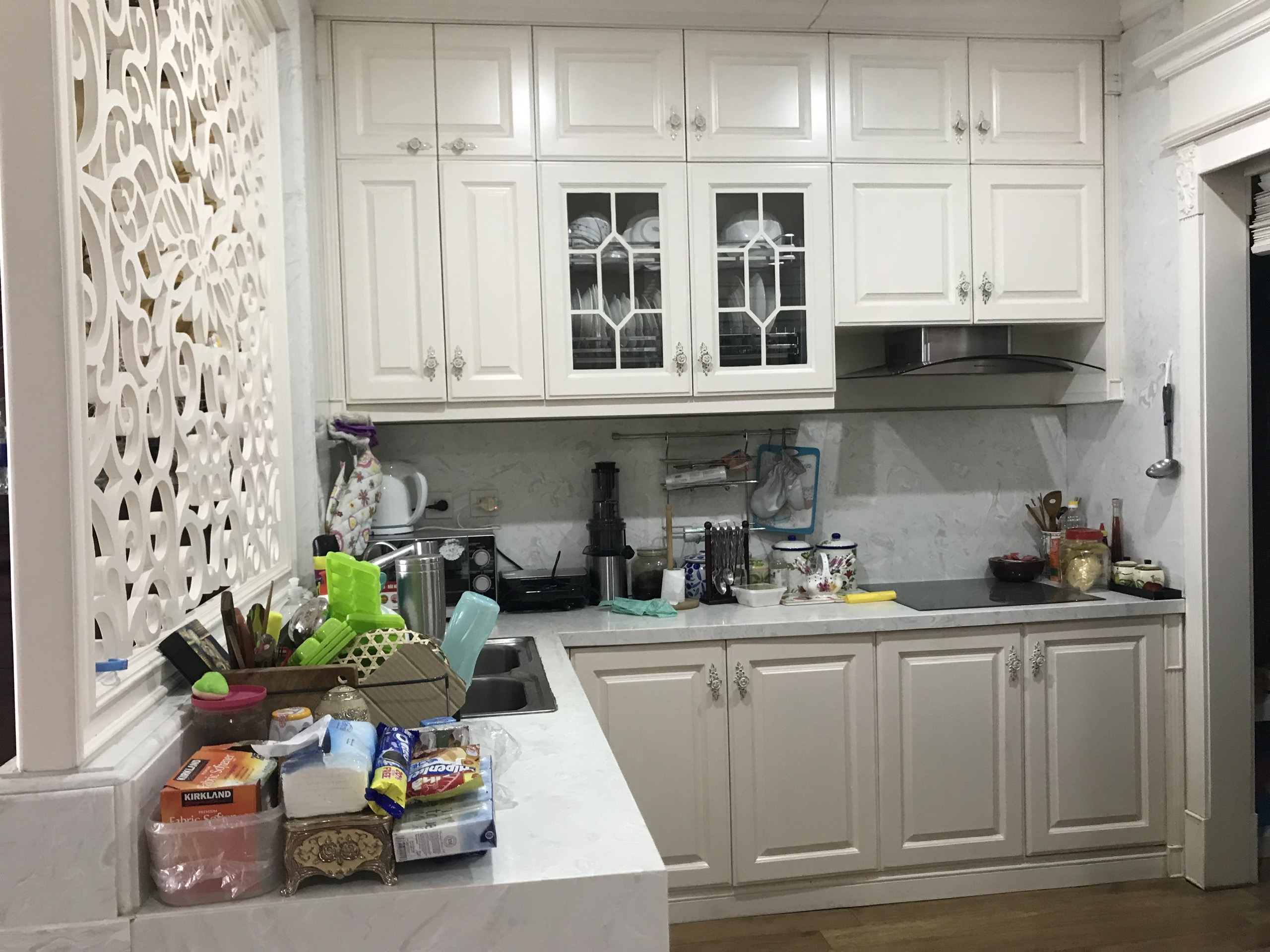 CHO THUÊ CĂN HỘ R6 HƯỚNG ĐÔNG NAM 2 PHÒNG NGỦ ĐỦ ĐỒ (TR60033)