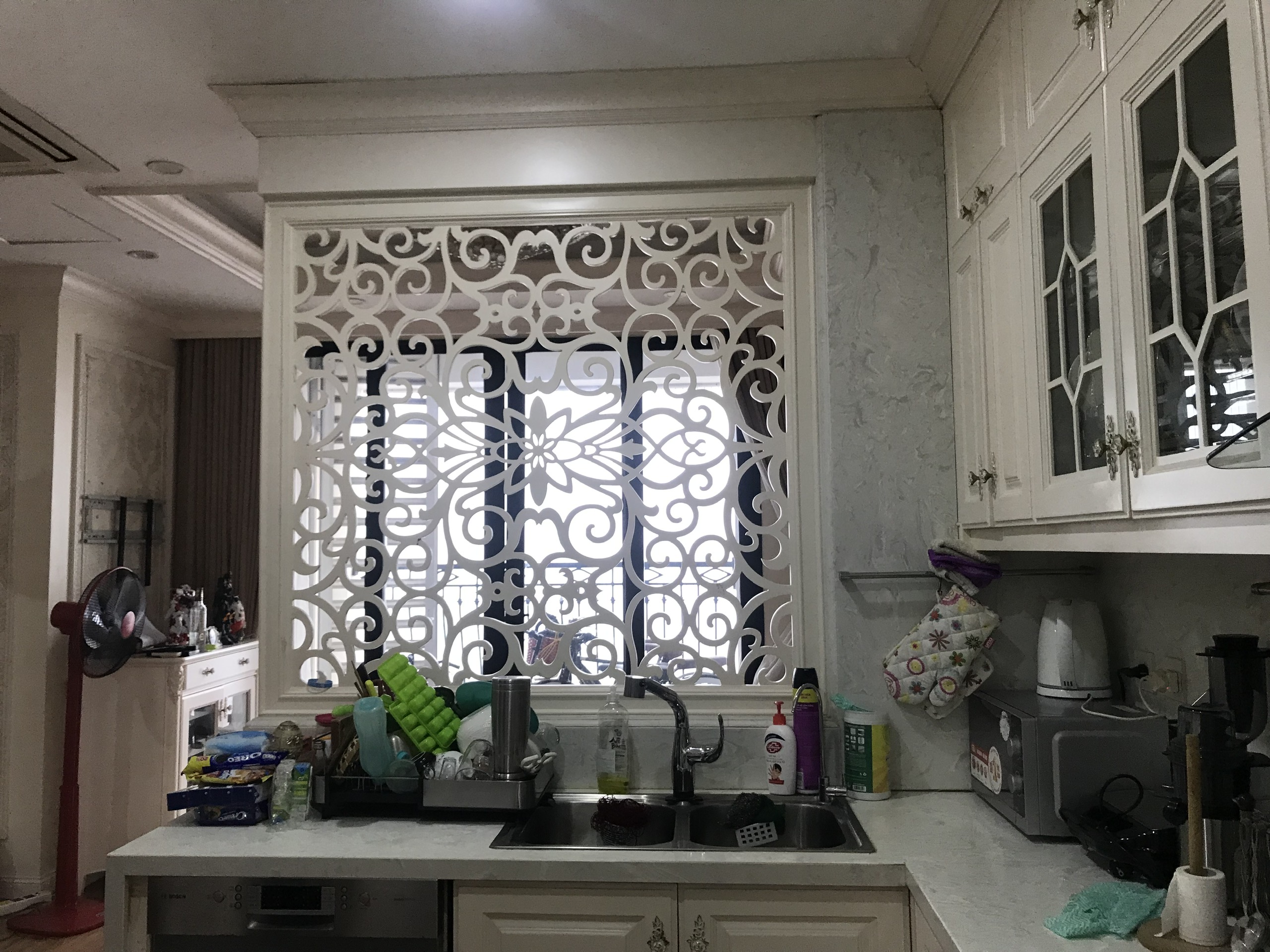 CHO THUÊ CĂN HỘ R6 HƯỚNG ĐÔNG NAM 2 PHÒNG NGỦ ĐỦ ĐỒ (TR60033)