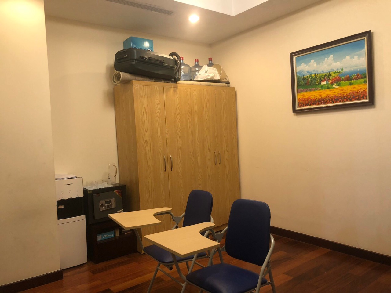 CHO THUÊ CĂN HỘ R5 HƯỚNG ĐÔNG NAM 2 PHÒNG NGỦ SẴN ĐỒ (TR50043)