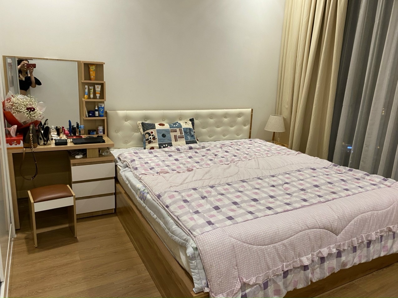 CHO THUÊ CĂN HỘ 2 PHÒNG NGỦ ĐỦ ĐỒ R6 BAN CÔNG HƯỚNG ĐÔNG NAM (TR60034)