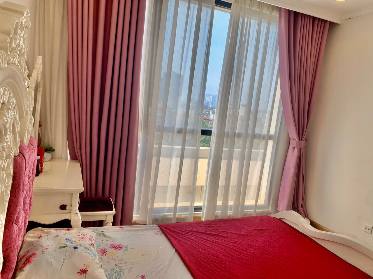 BÁN CĂN HỘ 2 PHÒNG NGỦ R6 TẦNG THẤP HƯỚNG ĐÔNG NAM (BR00100)