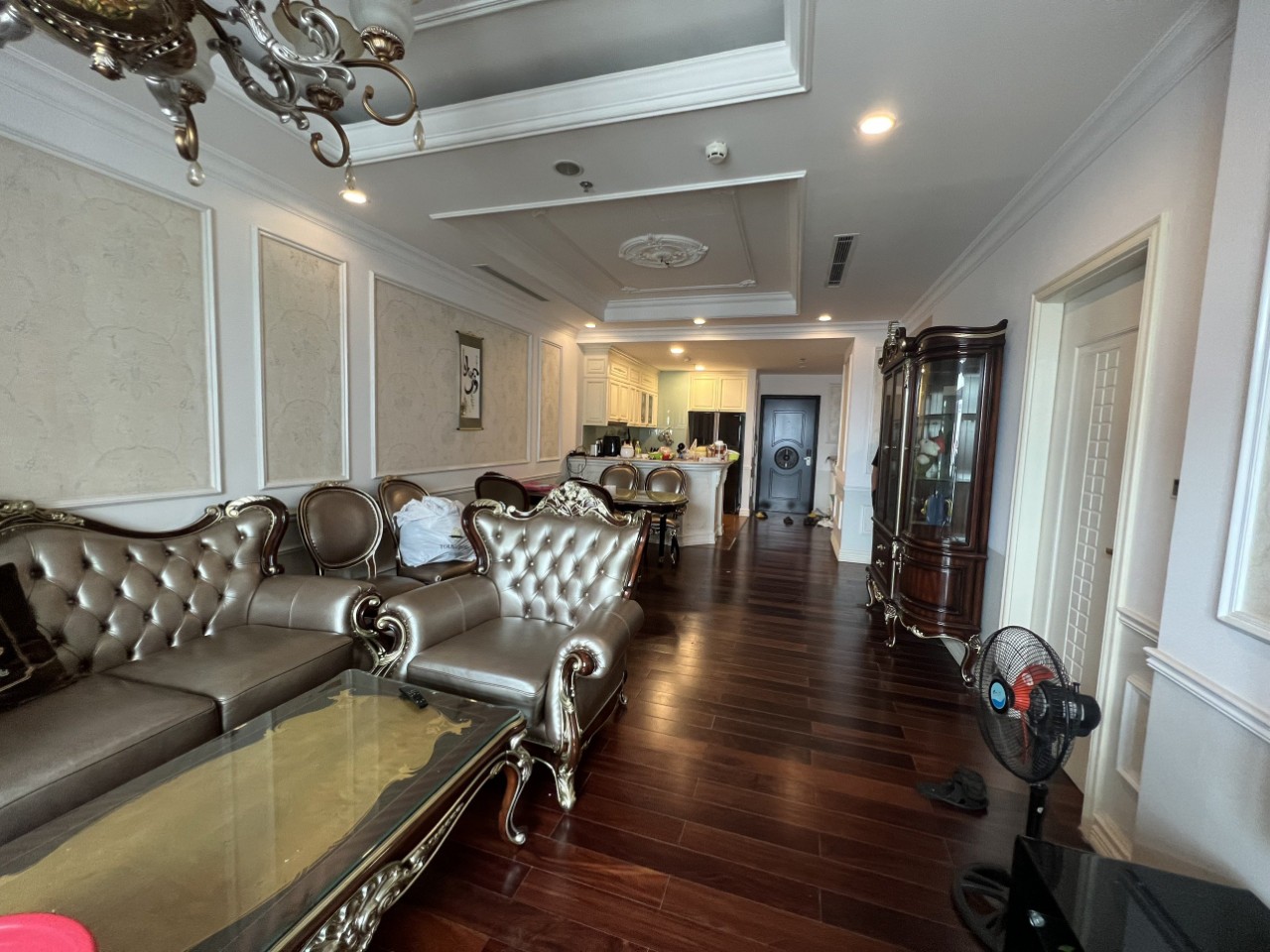 CHO THUÊ CĂN ĐẦU HỒI 2 PHÒNG NGỦ ĐỦ ĐỒ ĐẸP R1-R2 BAN CÔNG ĐÔNG NAM (TR00120)