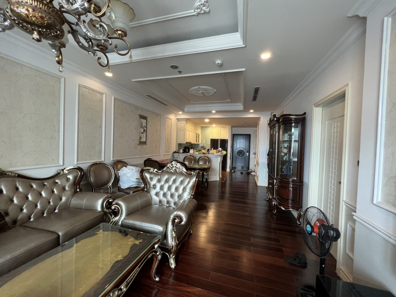 CHO THUÊ CĂN ĐẦU HỒI 2 PHÒNG NGỦ ĐỦ ĐỒ ĐẸP R1-R2 BAN CÔNG ĐÔNG NAM (TR00120)